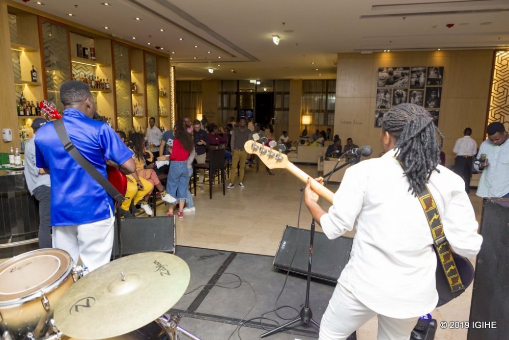 Muri Kigali Marriott ubwo bari mu irushanwa ry'amatsinda acuranga mu buryo bwa Live
