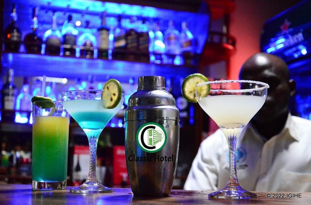 Bar na restaurant byo muri Classic Hotel Kigali ubisangamo byose