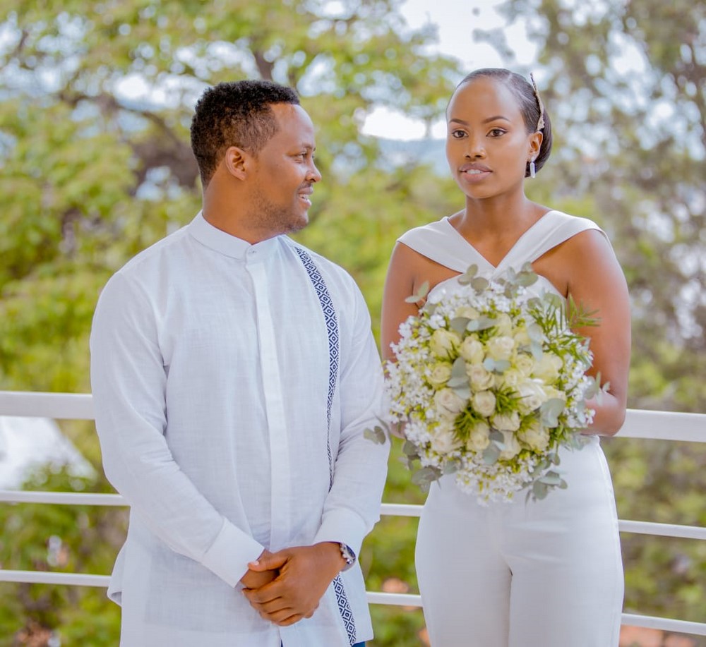 Byari ibyishimo kuri bombi nyuma yo gusezerana imbere y'amategeko