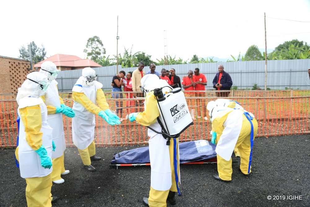 Umurambo w'uwishwe na Ebola utwarwa ukwawo