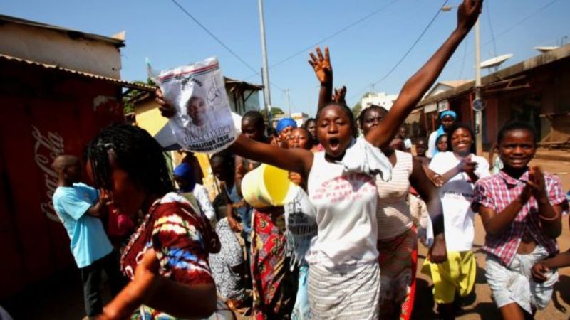 Benshi mu baturage bishimiye itorwa rya Adama Barrow