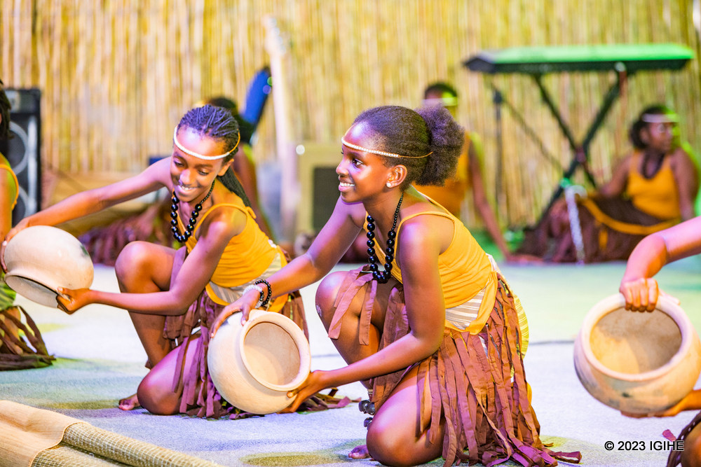 Berekanye ibikorwa bitandukanye bikwiye kuranga umukobwa