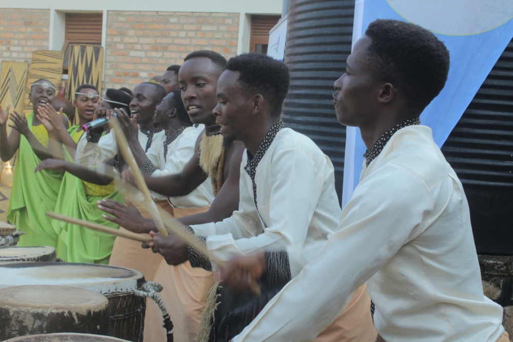 Berekanye uko bavuza ingoma mu buryo butandukanye