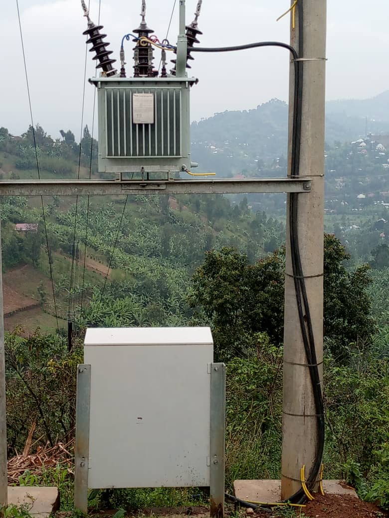 Abajura bajyaga gukata insinga bahereye kuri transformateur