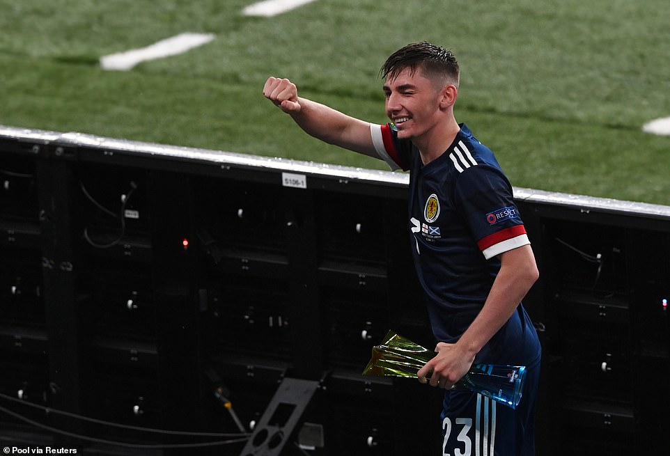 Billy Gilmour ni we wahawe igihembo cy'umukinnyi witwaye neza
