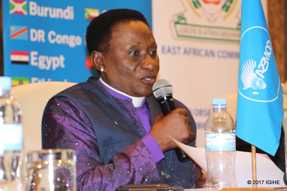 Bishop Mary Nkosi wari uhagarariye indorerezi za COMESA, yavuze ko Komisiyo y’Igihugu y’Amatora yahabwa ingengo y’imari ihagije ngo ikomeze kwigisha abaturage ibirebana n’amatora