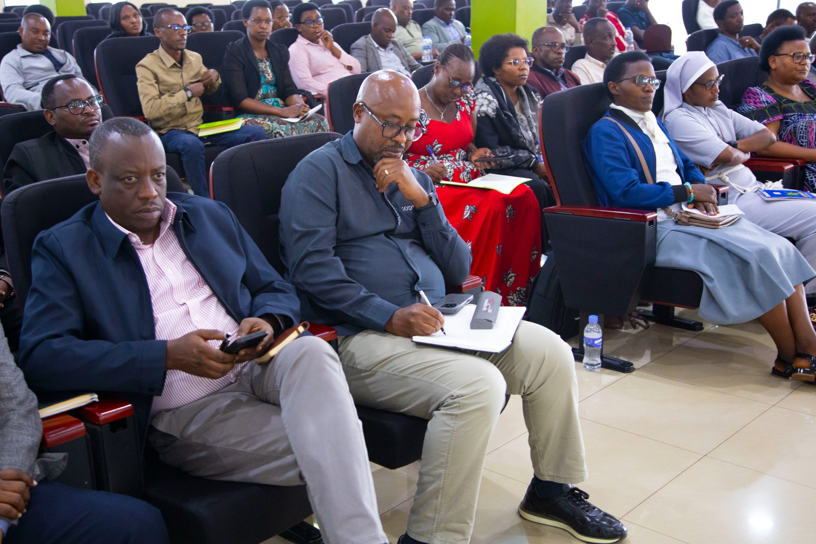 Abo muri utu turere basabwe kuvugisha ukuri ku byerekeye ingengabitekerezo ya Jenoside n'uburyo bwo kuyirandura burundu