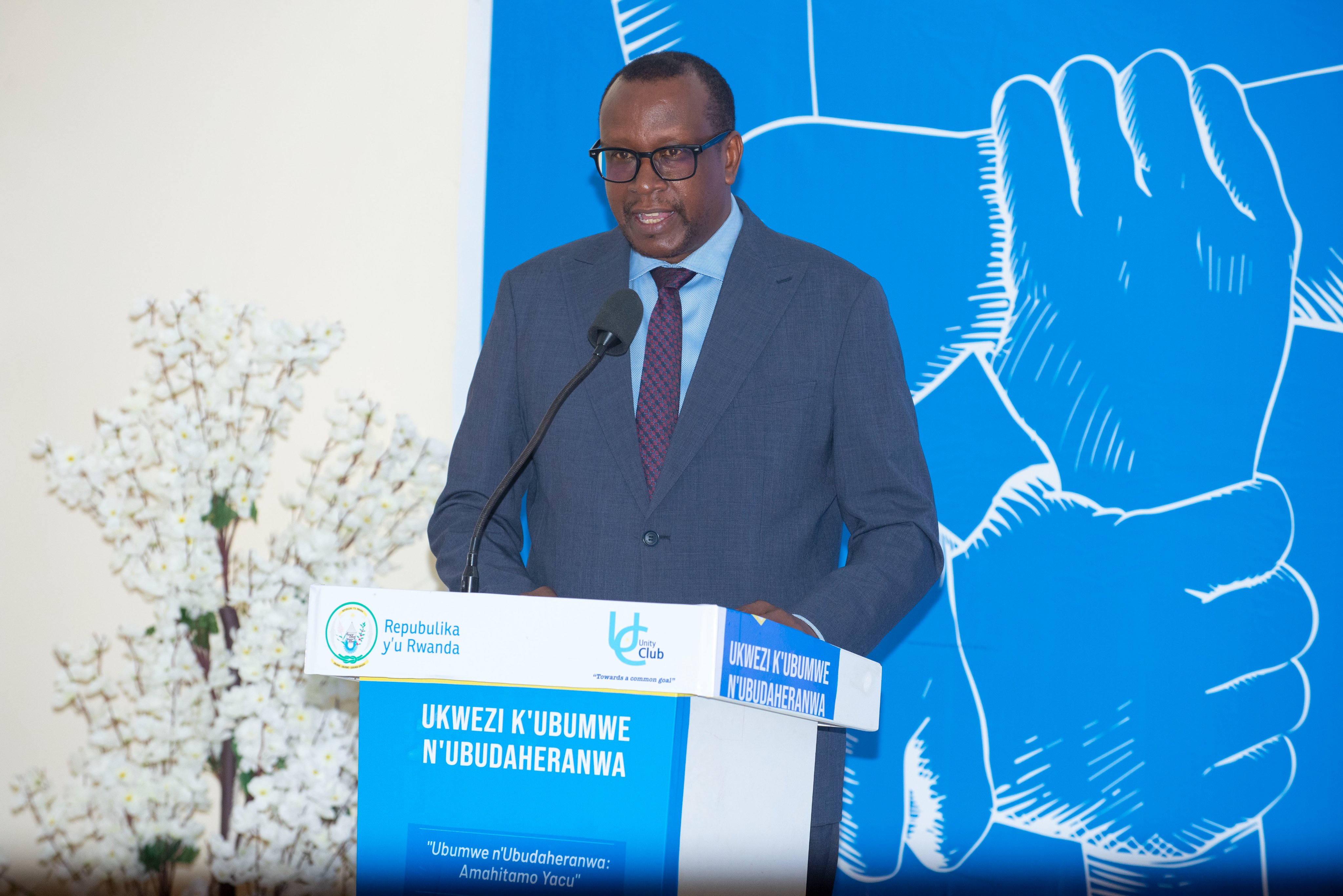 Minisitiri Bizimana yashimangiye ko iyahoze ari Gikongoro ubu yateye imbere bitandukanye n'ubutegetsi bwabanje bwari bwaraheje aka gace