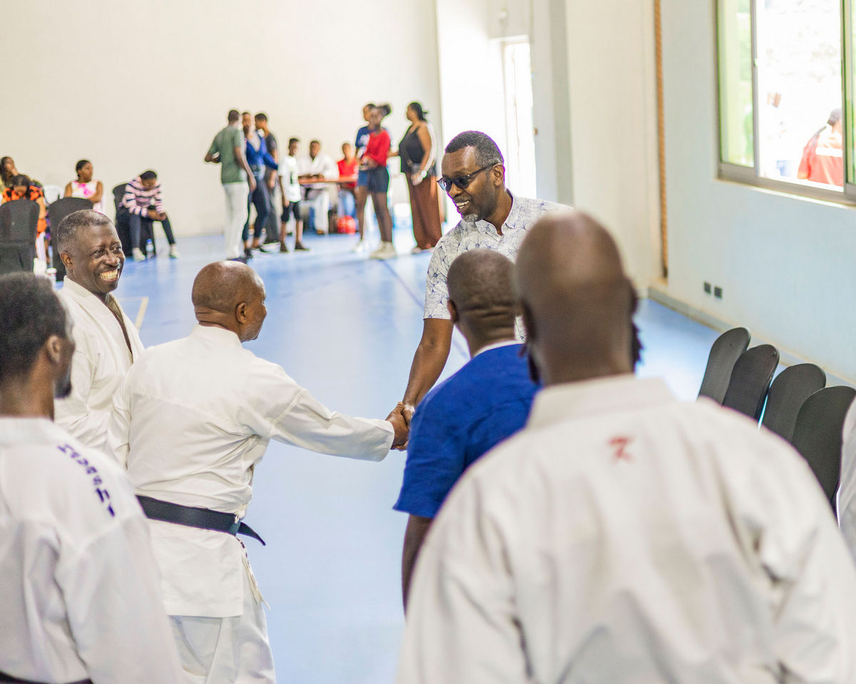Minisitiri wa Siporo, Nyirishema Richard, asuhuza abitabiriye amahugurwa barimo abarimu ba Karate