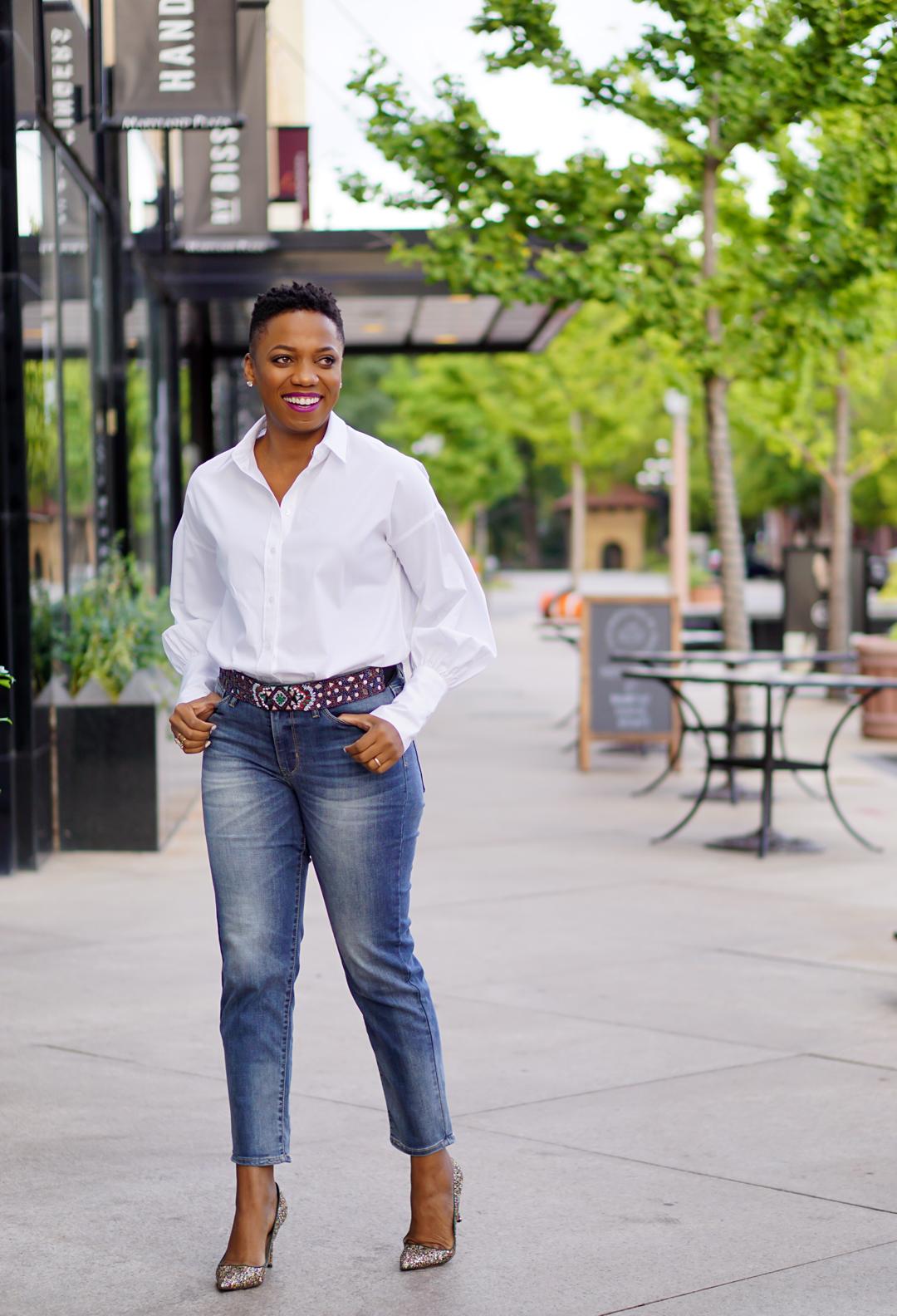 Boyfriend Jeans ni amapantalo yambarwa haba mu birori no ku bashaka gusohoka