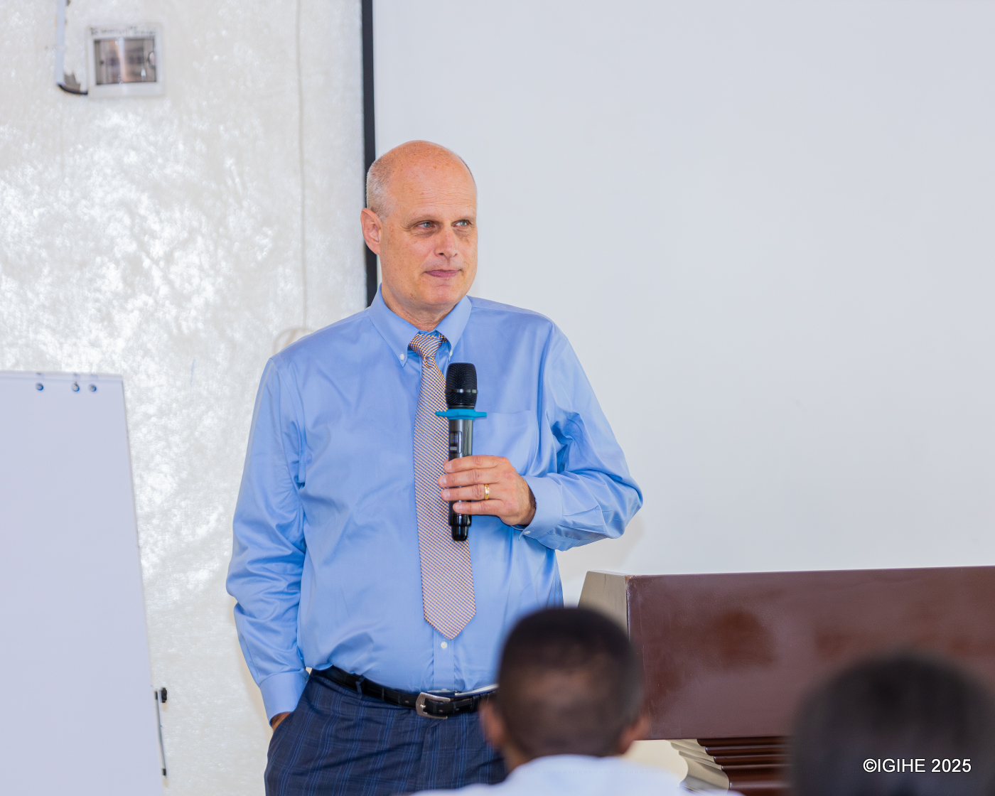 Bruce Edwards yasabye abiga muri ILPD gukemura amakimbirane hatisunzwe inkiko