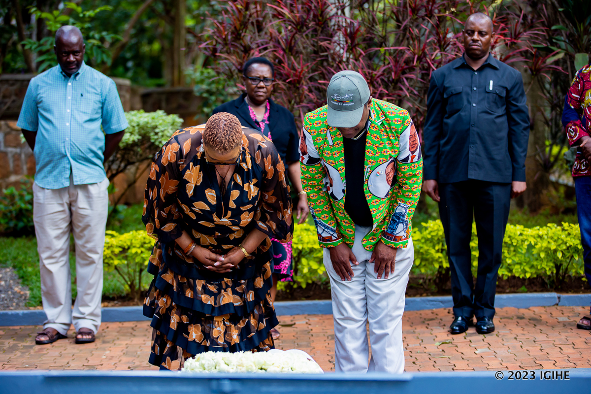 Bunamiye abashyinguye muri uru rwibutso