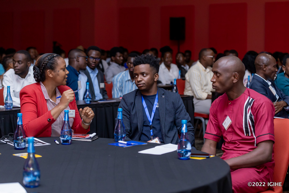 Bunguranaga ibitekerezo mbere yo gutangira ikindi kiganiro
