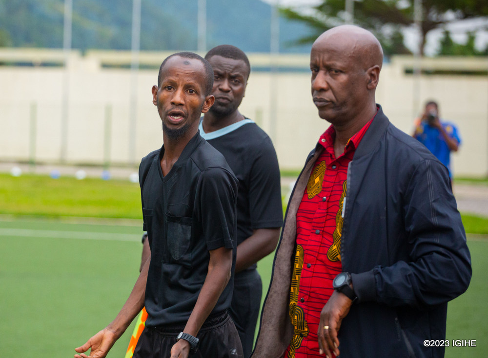 Ibi byose byaberaga imbere ya Rurangirwa Aaron umuyobozi wa kamisiyo y'imisifurire mu ishyirahamwe ry'umupira w'amaguru mu Rwanda, FERWAFA