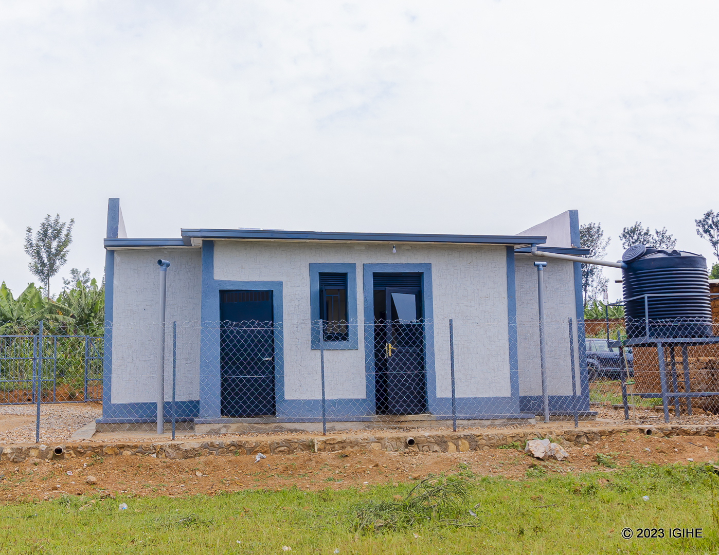 Iyi nzu yubakishijwe ibikoresho bituma ihenduka nk'uko abayubatse babivuga