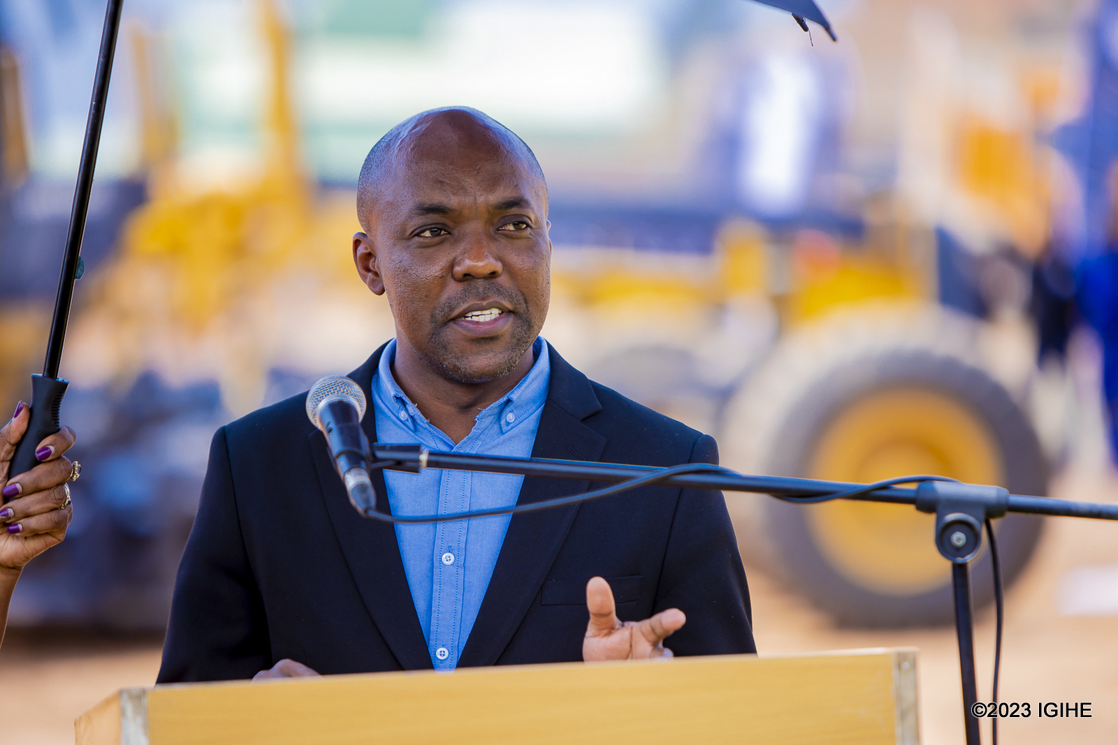 Minisitiri w'Ibikorwaremezo, Dr Nsabimana Erneste yavuze ko imyitwarire y'abashoferi b'amakamyo ishobora kugira uruhare mu mpanuka kurenza ibibazo bya tekinike