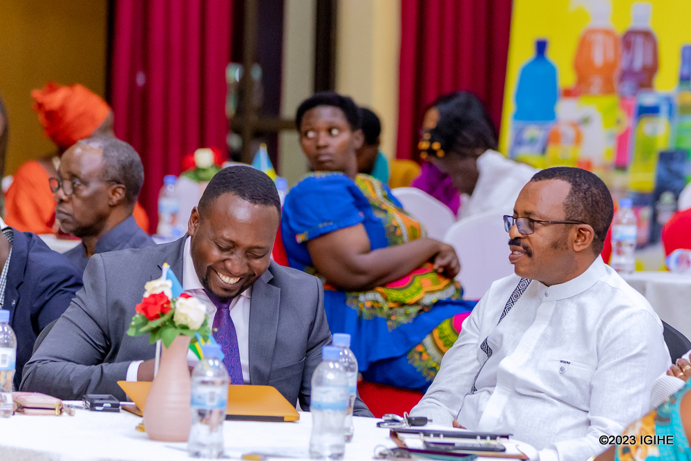 Dr Francis Habumugisha na Sina Gerard bari bitabiriye