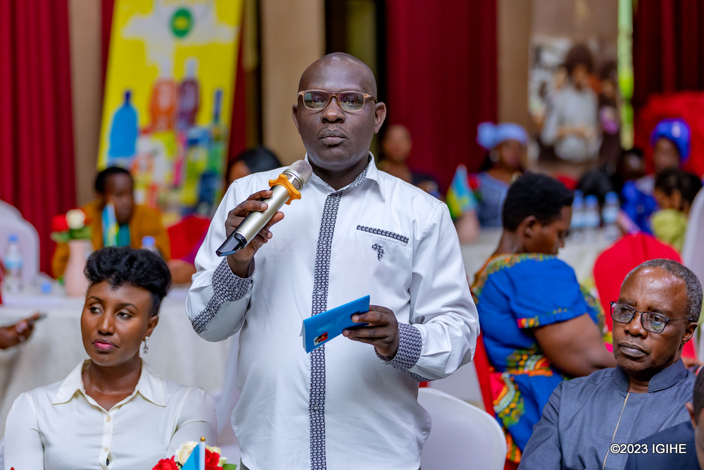 Hategekimana Richard uyobora urugaga rw'abanditsi mu Rwanda, atanga igitekerezo