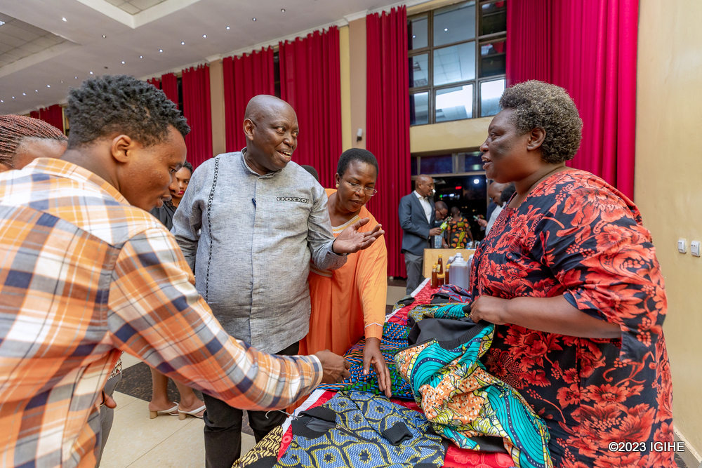 Ibikorwa by'abagore n'abakobwa birimo ibiva mu budozi byamuritswe