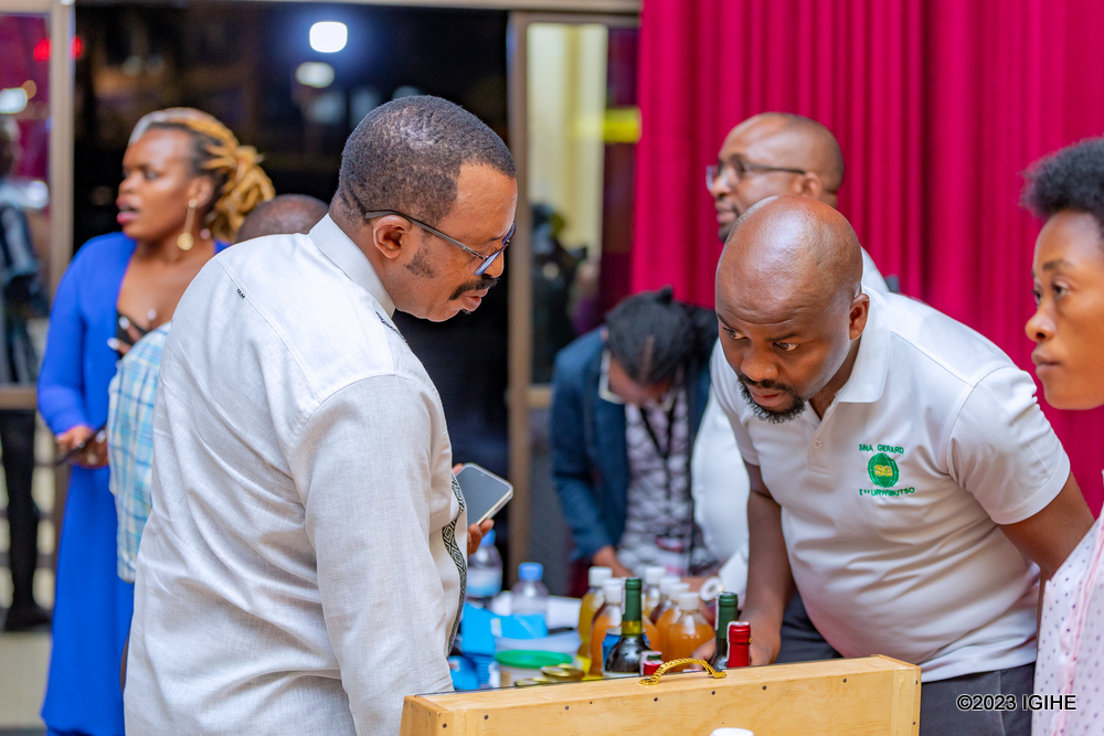 Rwiyemezamirimo Sina Gerard yamuritse bimwe mu bikorwa bye muri uyu muhango