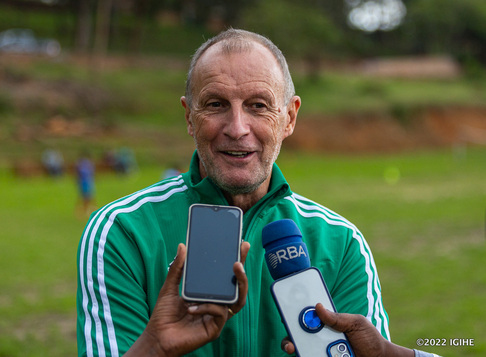 Gérad Buscher yashimiye Gasabo Gorilla Football Academy uruhare igira mu guteza imbere umupira w'amaguru w'abana