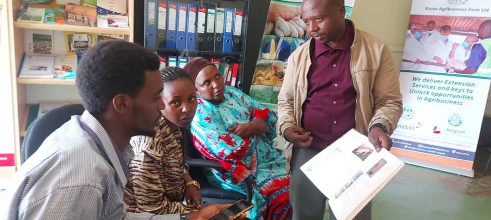 Miss Uwimana yabanje guhabwa ubumenyi bw'ibanze ku bworozi bw'ingurube
