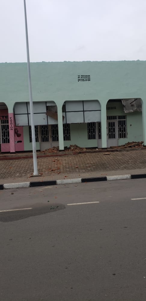 Inzu yangiritse igisenge cyayo mu Karere ka Rubavu bitewe n'umutingito