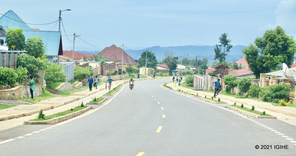 Umujyi wa Gicumbi ukomeje kugaragaramo imihanda myiza ya kaburimbo ijyanye n'igihe