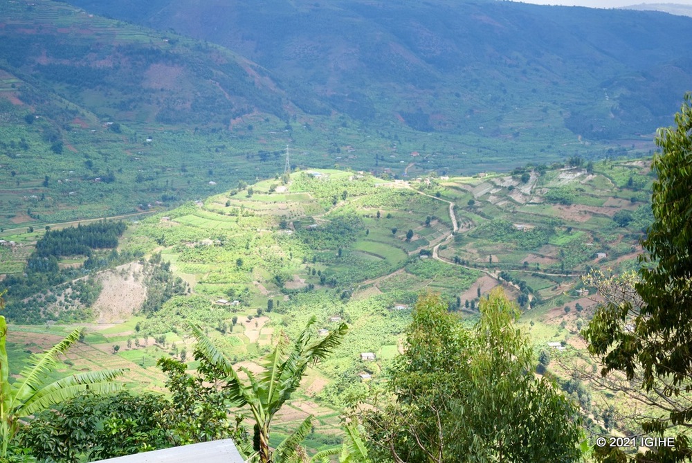 Iyo ugeze mu karere ka Gicumbi, wakirwa n'imisozi igiye isobetse ubwiza