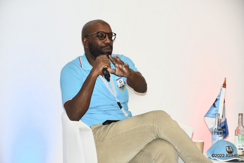 Umunyamategeko Richard Gisagara ni umwe mu batanze ikiganiro