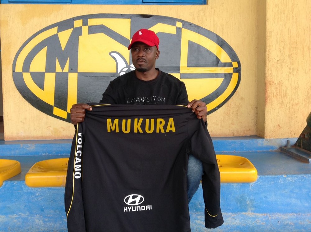 Nshimiyimana Canisius azungiriza Ruremesha wamutoje akiri umukinnyi