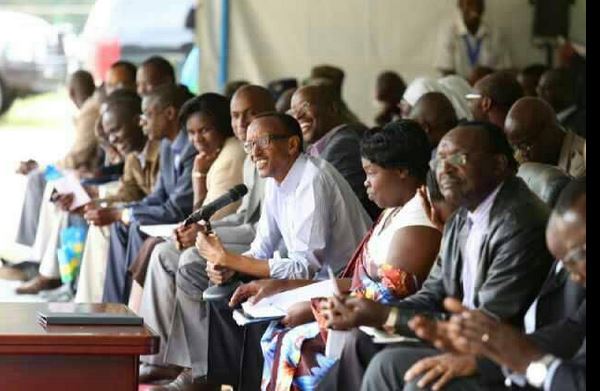 Perezida Kagame aganira n'abaturage mu karere ka Nyabihu