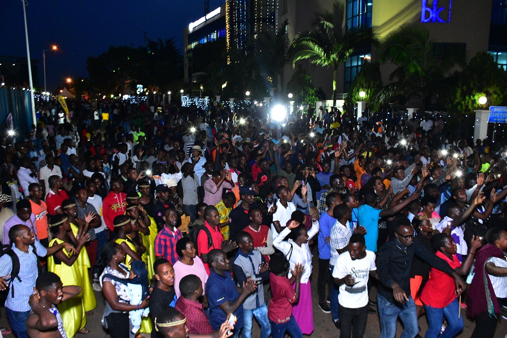 Car Free Zone yari irimo abantu benshi