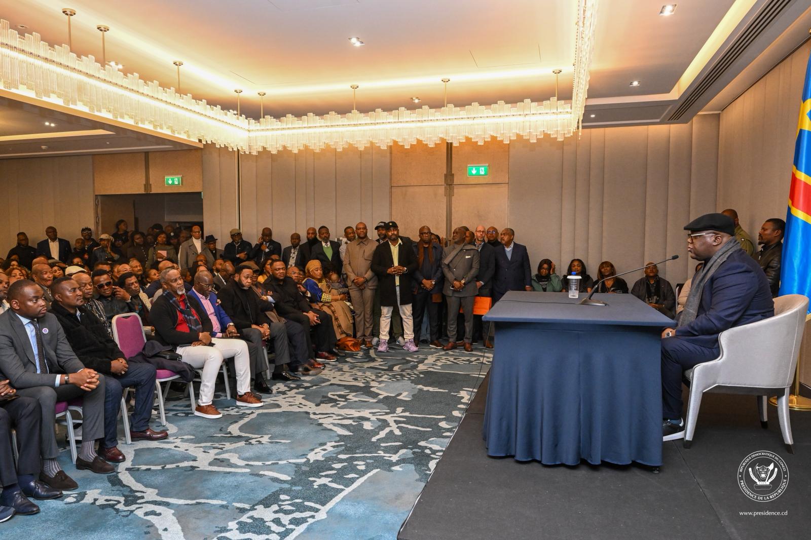 Imbere ya Diaspora ya RDC mu Bubiligi, Tshisekedi yaciye amarenga ko kuvuga ko ashaka amahoro n’u Rwanda byari urwiyerurutso