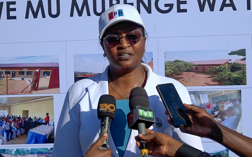 Uhagarariye FPR-Inkotanyi muri Nyarugunga, Tumukunde Monique yavuze ko hari ibikorwa bifatika abatuye uwo murenge bishimira ndetse bakiyemeza gushyigikira umuryango wa FPR-Inkotanyi