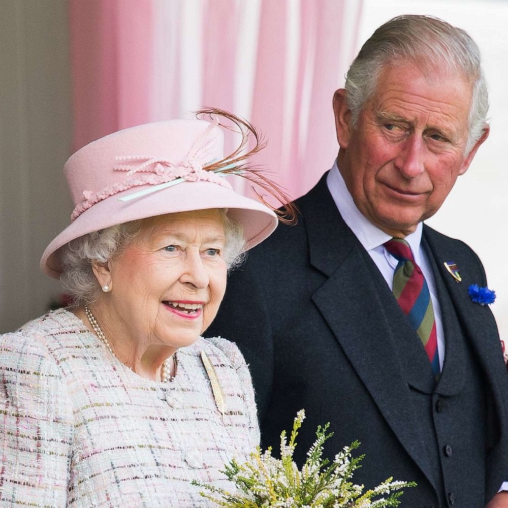 Charles na nyina Elizabeth II