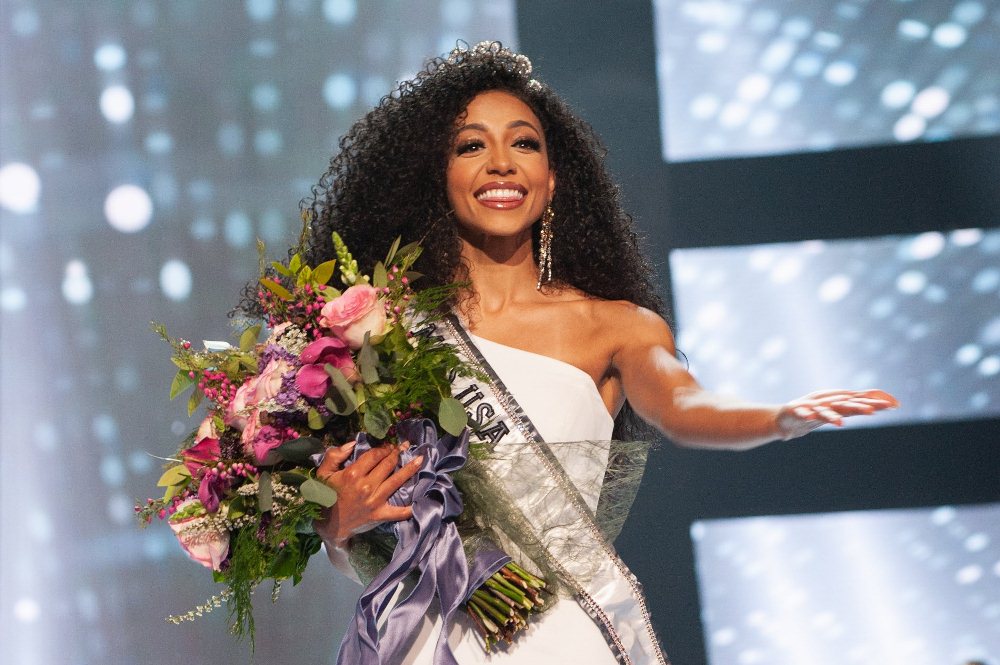 Cheslie Kryst aheruka kwambikwa ikamba rya Miss USA 2019
