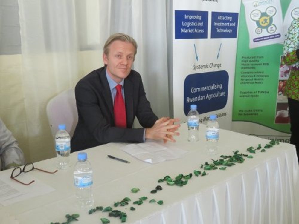 Umuyobozi wa AgDev Co, Chris Isaac wa AgDevCo yishimiye imari ya miliyoni eshatu y’amadolari yashowe muri uru ruganda