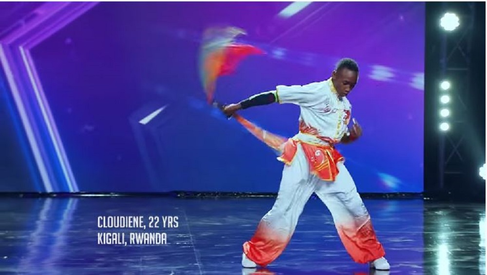 Kwizera Claudien yerekanye impano y'umukino wa Kung-Fu, atangarirwa na benshi