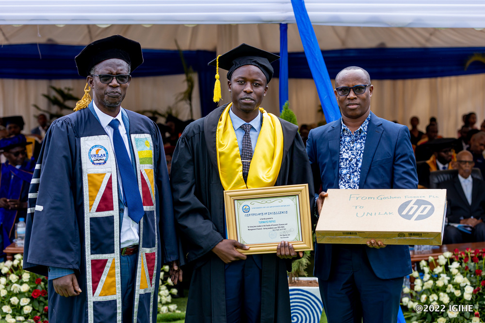 Goshen Finance yahembye abanyeshuri bitwaye neza