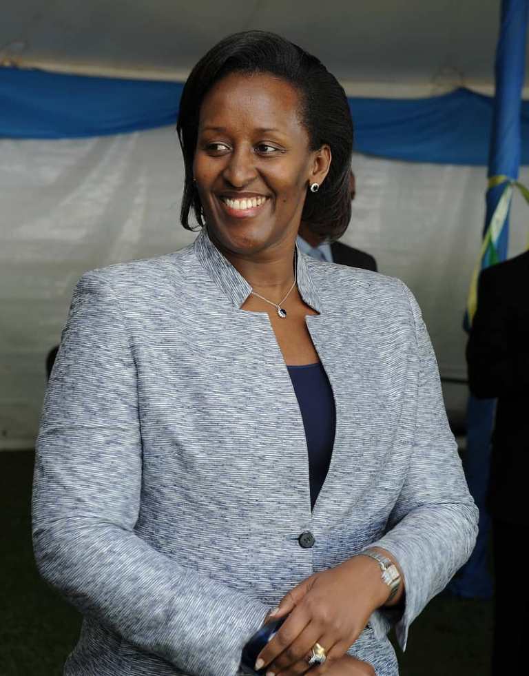 Madamu Jeannette Kagame yahawe igihembo cy’umugore w’indashyikirwa muri Afurika