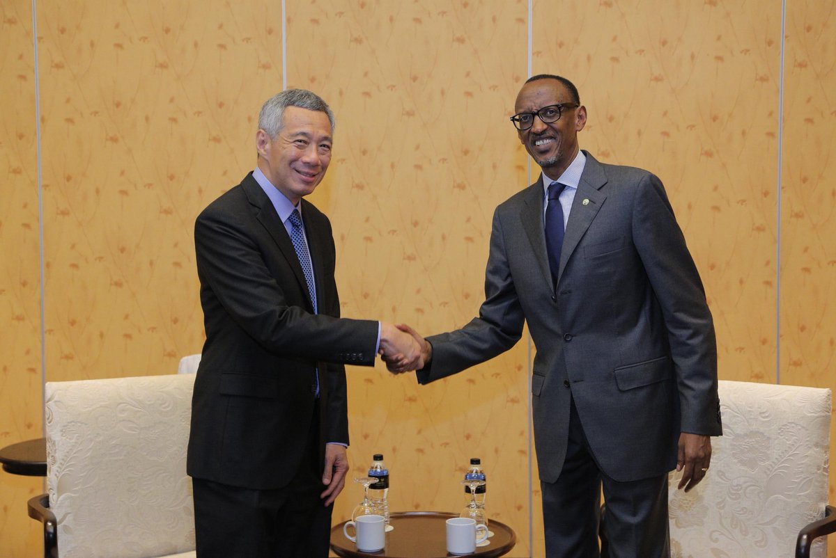 Mu 2015, Perezida Paul Kagame yagiriye uruzinduko muri Singapore, abonana na Minisitiri w'Intebe Lee Hsien Loong, ibishimangira umubano mwiza usanzwe hagati y'ibihugu byombi