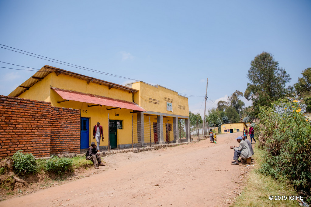 Inyubako ikoreramo Sanejo Youth Ltd iherereye mu Murenge wa Kinoni mu Karere ka Burera