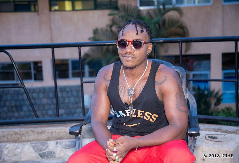 Mani Martin avuga ko aterwa agahinda no kuba umubyeyi we yaritabye Imana atabonye impano y'umuhungu we ibyara umusaruro
