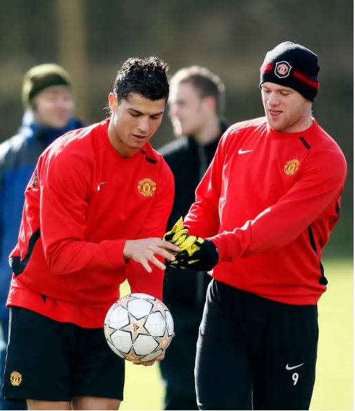 Cristiano Ronaldo yahishuye ko kuva na mbere Rooney atamwifurije ineza bagikinana