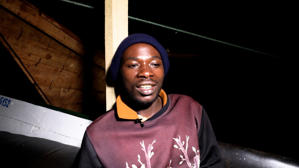 Nsengiyaremye avuga ko akazi bagatangira saa kumi n'imwe n'igice z'umugoroba, bakavamo ku isaha nk'izo mu gitondo