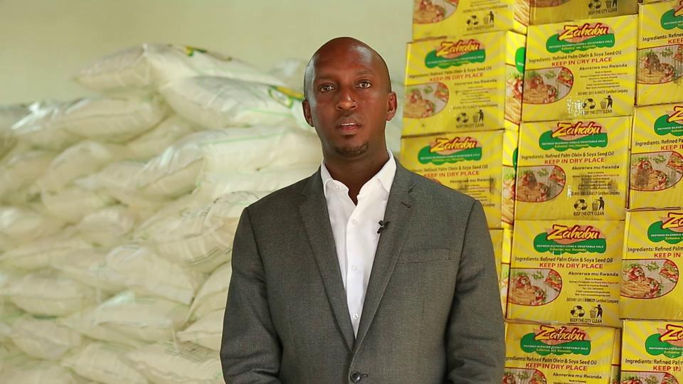 Dr.Rangira Lambert, Umuyobozi wa AHF Rwanda, yavuze ko ibi biribwa bizeye ko bizafasha abafite virusi Itera SIDA kwigobotora ingaruka basigiwe na Covid-19