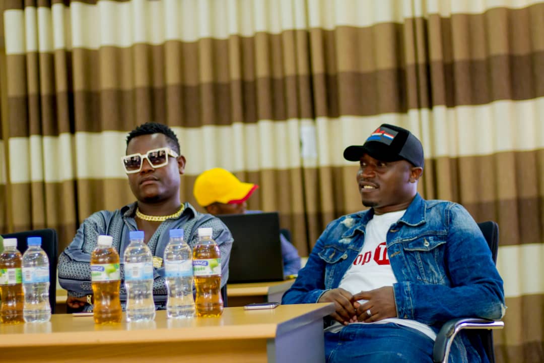 Danny Vumbi na Bruce Melodie basanzwe ari inshuti z'akadasohoka
