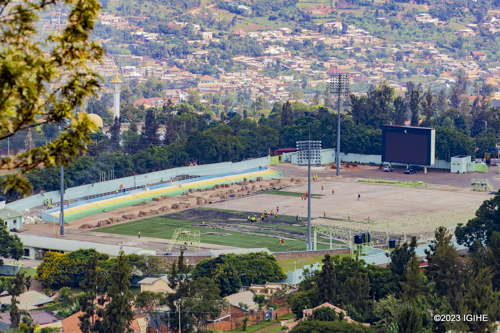 'Tapis' ishaje iri kuvanwa kuri Stade ya Kigali hitegurwa gushyirwaho inshya
