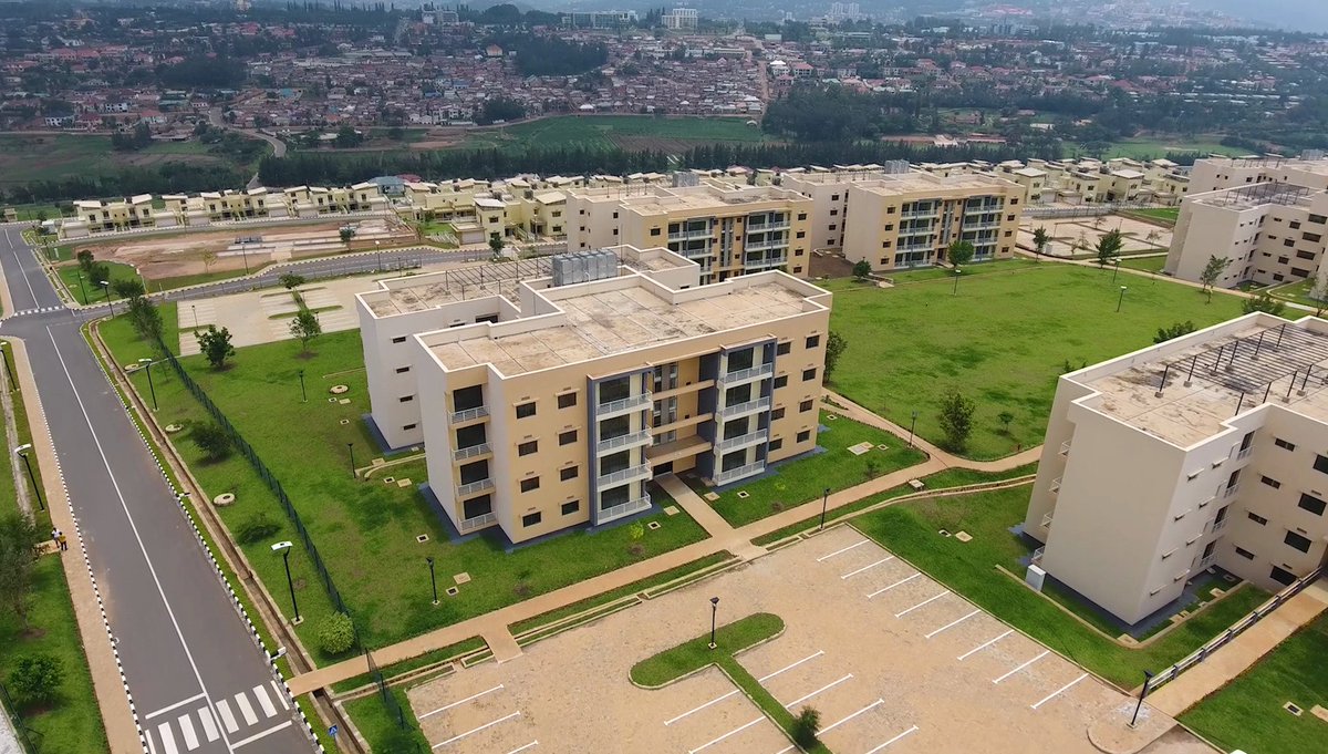 Imiturire yashyizwe ku rundi rwego, aha ni mu mudugudu wa Vision City mu Mujyi wa Kigali